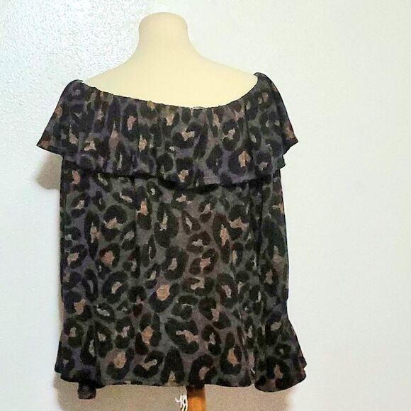 Fantastic Fawn Animal Print Long Sleeve Top - Picture 1 of 6